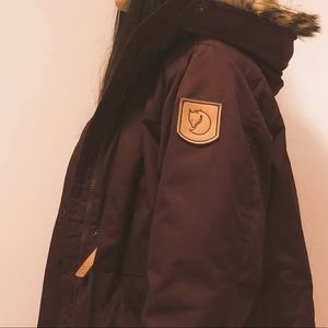 Fjallraven Singi Winter Jacket in Dark Garnet